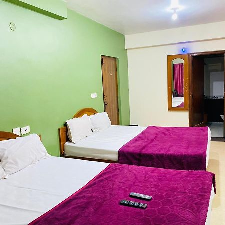Hotel Nakshatra Ooty Esterno foto