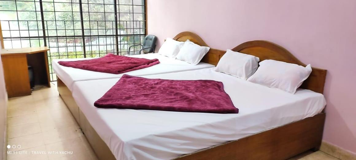 Hotel Nakshatra Ooty Esterno foto