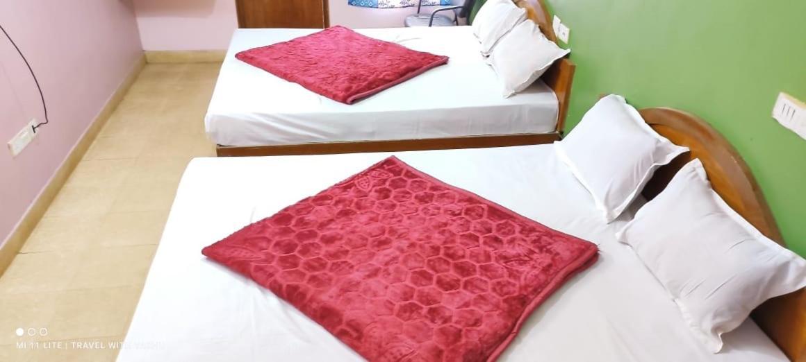 Hotel Nakshatra Ooty Esterno foto