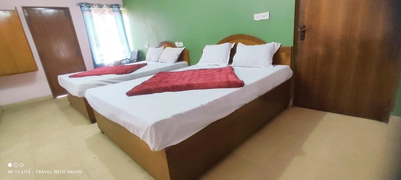 Hotel Nakshatra Ooty Esterno foto