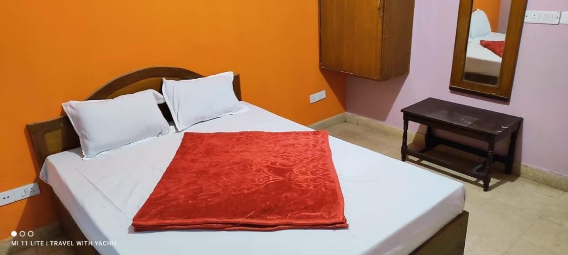 Hotel Nakshatra Ooty Esterno foto
