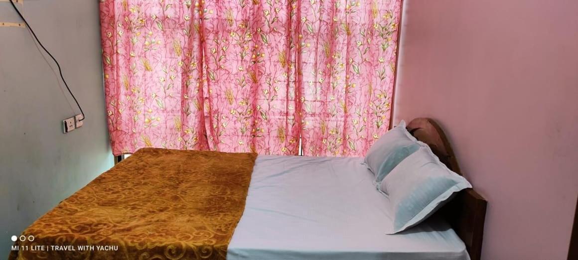 Hotel Nakshatra Ooty Esterno foto