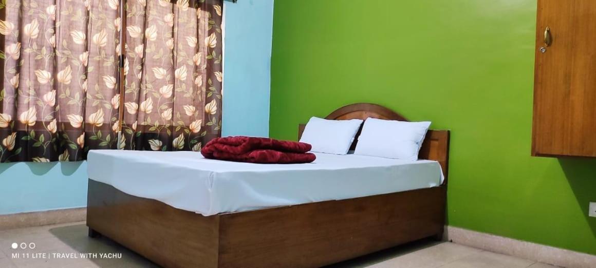 Hotel Nakshatra Ooty Esterno foto
