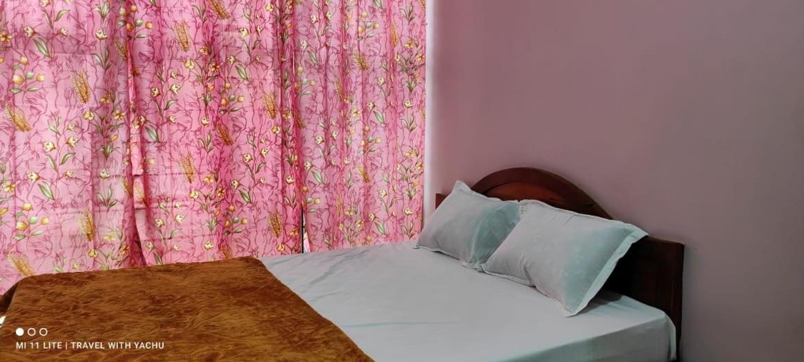 Hotel Nakshatra Ooty Esterno foto
