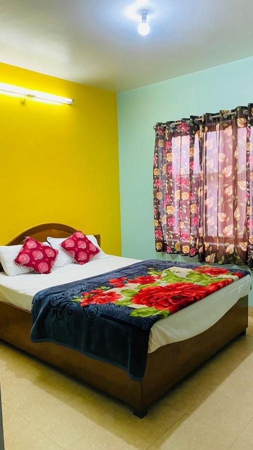 Hotel Nakshatra Ooty Esterno foto