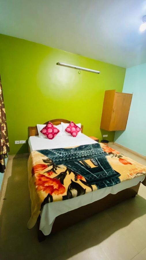 Hotel Nakshatra Ooty Esterno foto