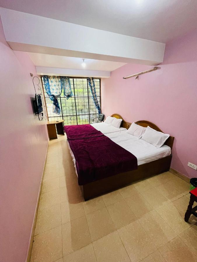 Hotel Nakshatra Ooty Esterno foto