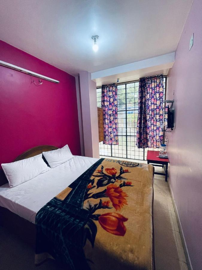 Hotel Nakshatra Ooty Esterno foto