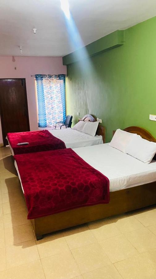 Hotel Nakshatra Ooty Esterno foto