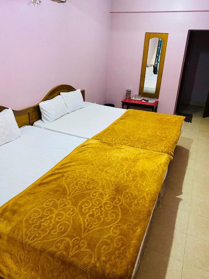 Hotel Nakshatra Ooty Esterno foto