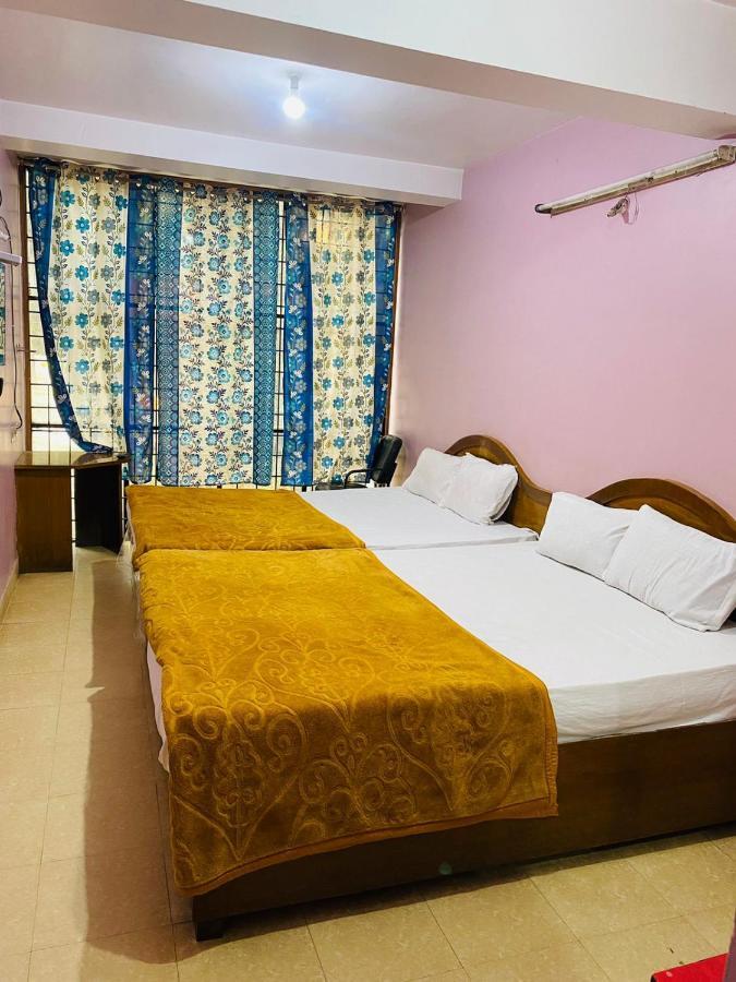 Hotel Nakshatra Ooty Esterno foto