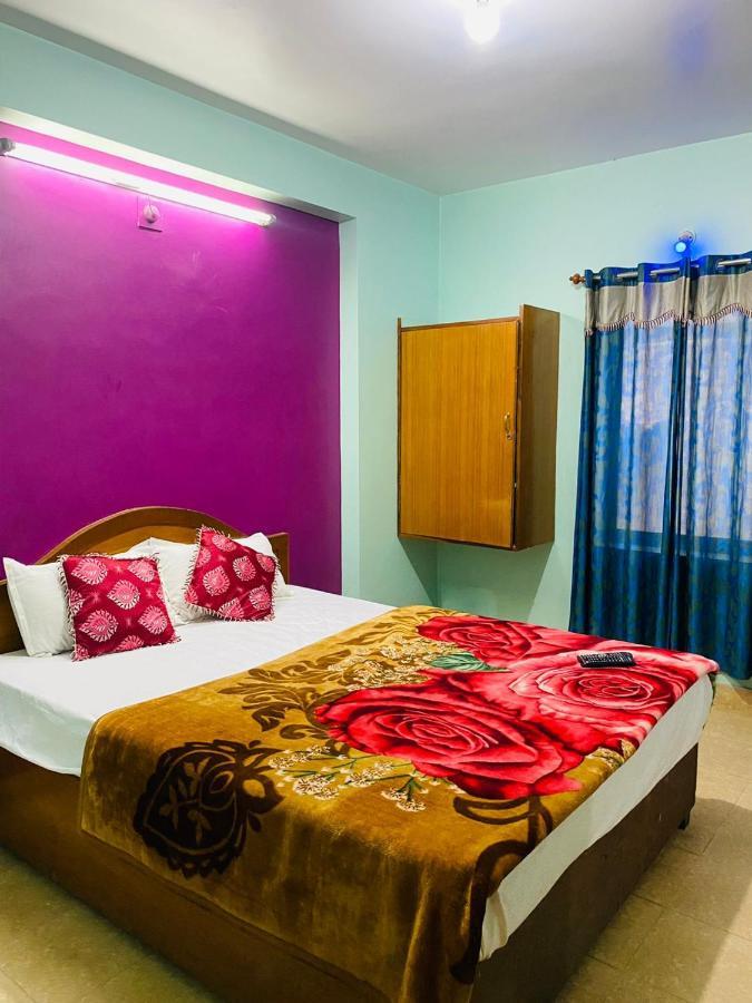 Hotel Nakshatra Ooty Esterno foto