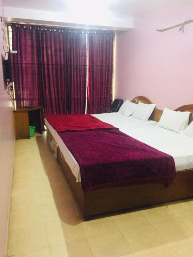 Hotel Nakshatra Ooty Esterno foto