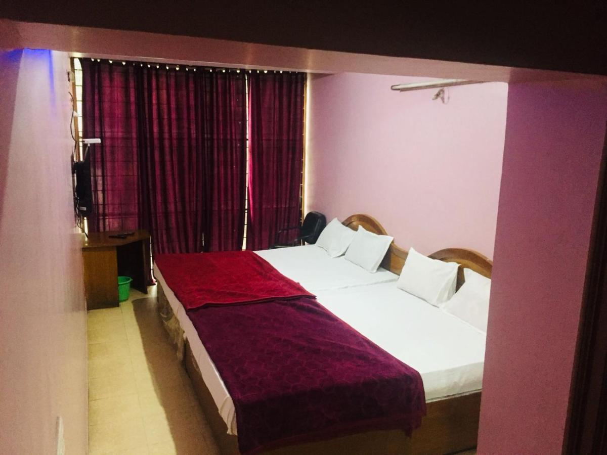 Hotel Nakshatra Ooty Esterno foto