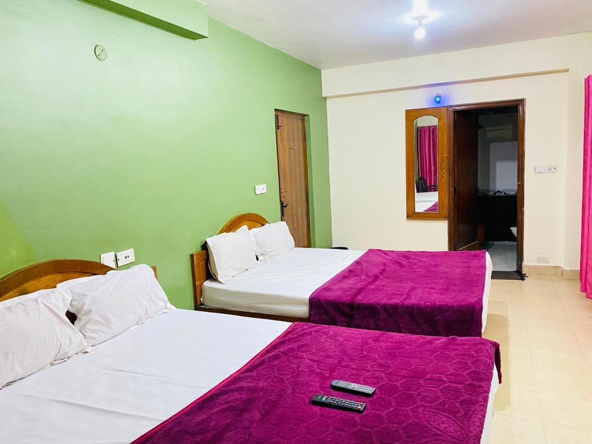 Hotel Nakshatra Ooty Esterno foto