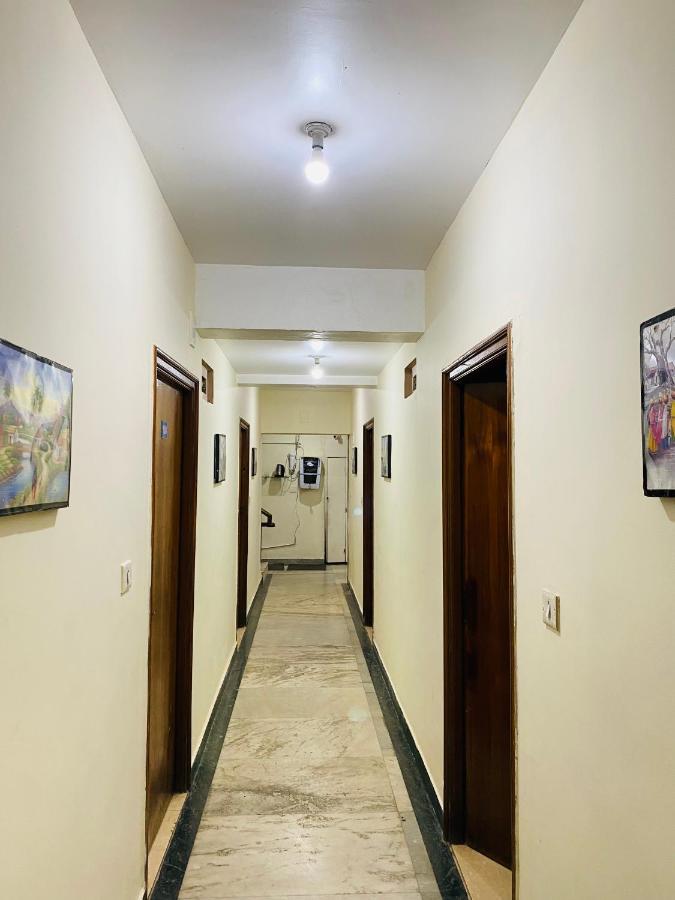 Hotel Nakshatra Ooty Esterno foto